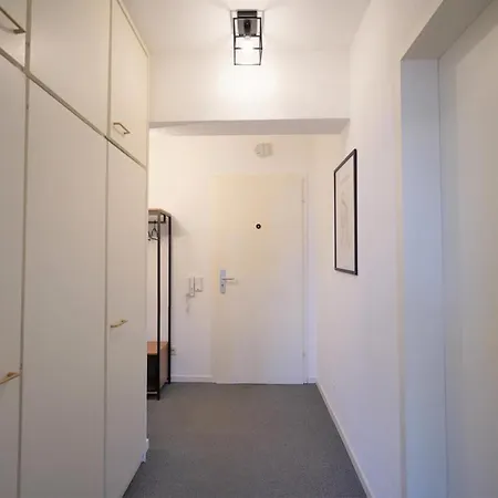 Dein Flughafen Messe Nahe Duesseldorf 1 Apartment *