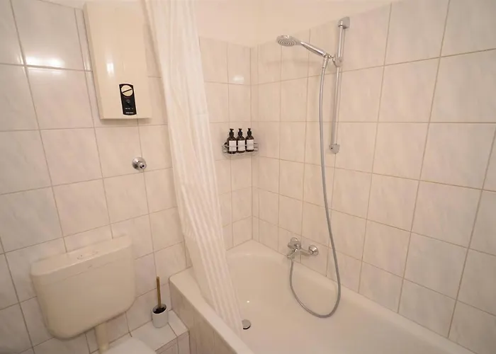 Dein Flughafen Messe Nahe Duesseldorf 1 *